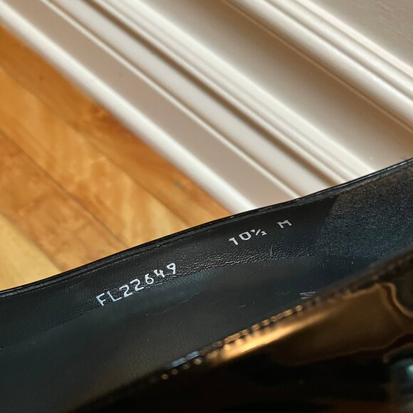 Stuart Weitzman Swoon almond toe stiletto pump in black patent size 10.5M - Picture 10 of 10